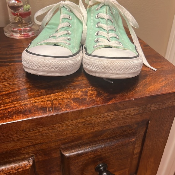 Converse Chuck All Star Tennis Shoes in Mint, Size 6, EUC - Picture 5 of 13